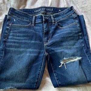 American Eagle distressed jeans size 6